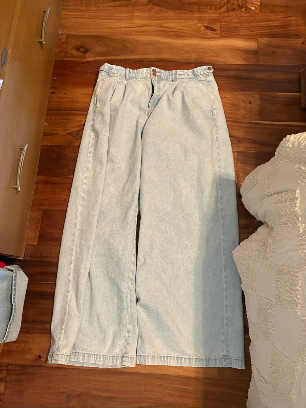 American Eagle Wide Leg Trouser Jeans Size 12 Regular Light Wash Pleated (1465)